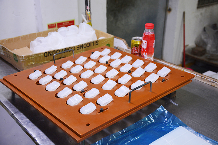 硅胶备料,硅胶制品生产前如何备料,硅胶制品生产备料时的问题 硅胶备料,硅胶制品生产前如何备料,硅胶制品生产备料时的问题