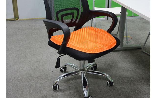 硅胶吃饭兜 硅胶游泳手蹼 硅胶制品 带你了解导热硅胶片