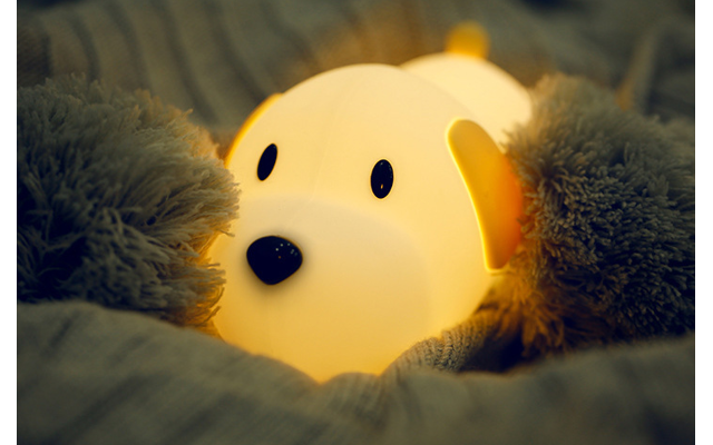 硅胶五金配件 硅胶口水兜 硅胶制品的作用 太空服和隆胸技术的由来